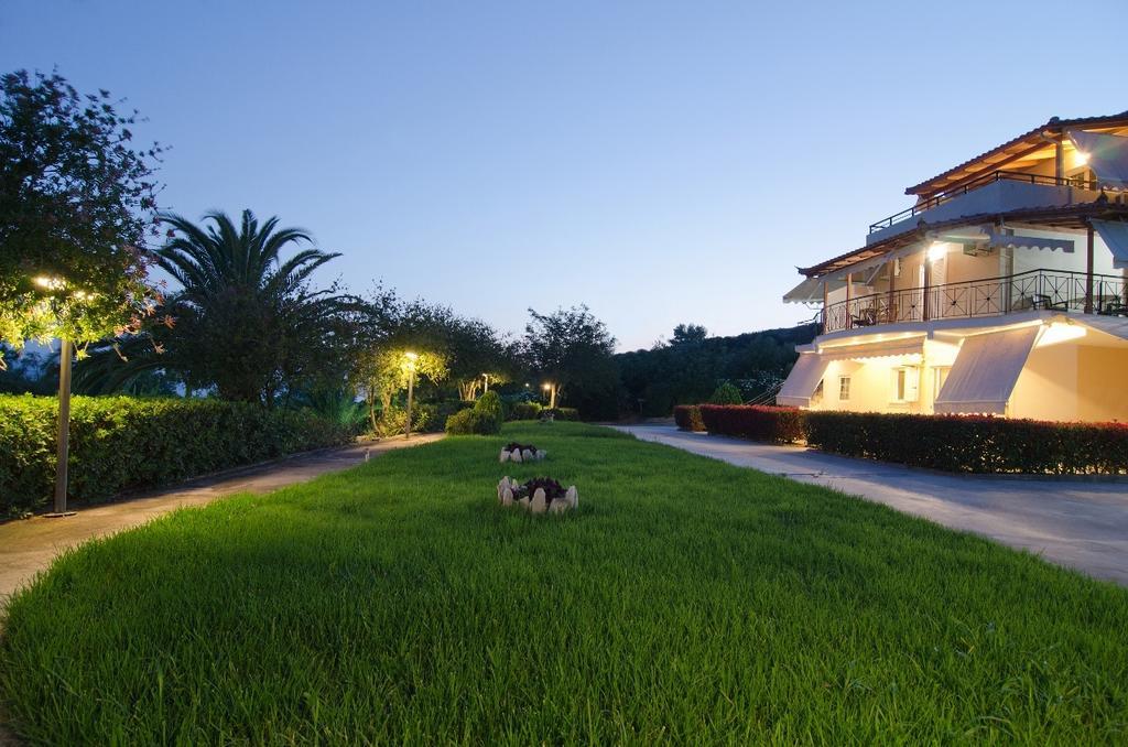 Thea Studios Finikounta Exterior photo